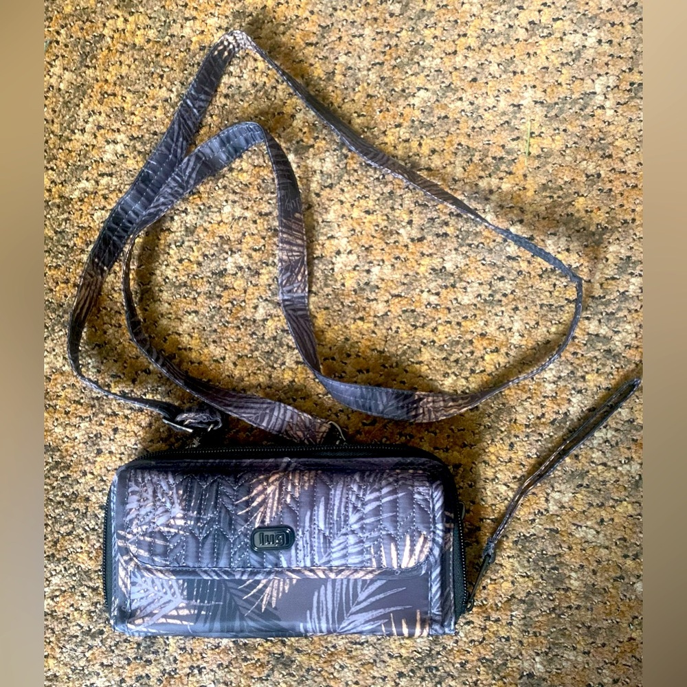 Lug Kickflip Convertible RFID Wallet. EUC